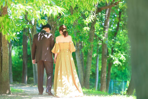 お散歩風のフォトウェディング。