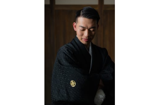 まずはご新郎様のソロカットです