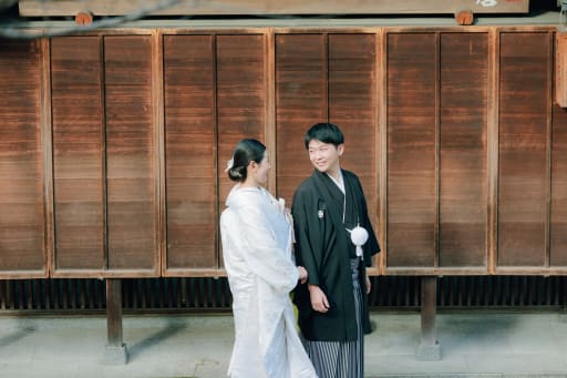 後ろから寄り添って