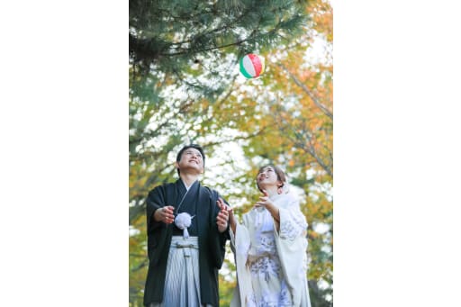 続いて、円山公園では紙風船で遊んでいただきました。