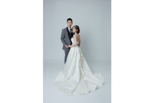 広がるドレスと