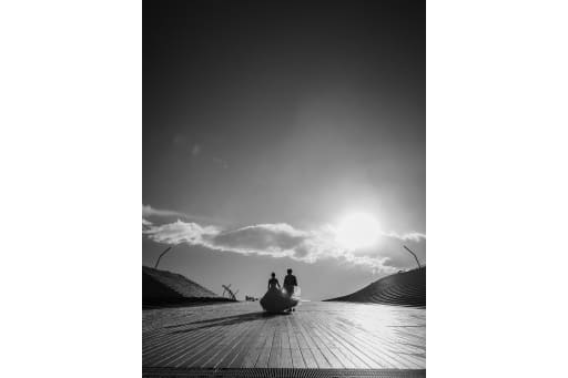 アートとして飾れる後ろ姿