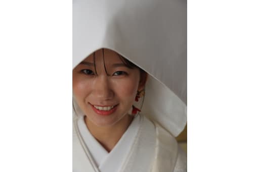 白無垢に着替えて綿帽子を！