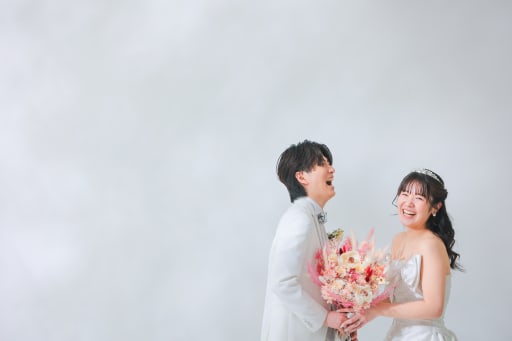 笑い声が聞こえてきそう！自然体の笑顔
