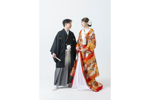   スタジオの立ち姿