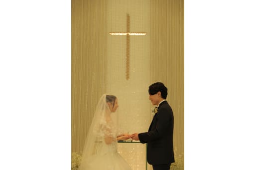 見つめ合いながら交わした誓い