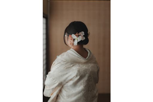 シンプルなシニヨン