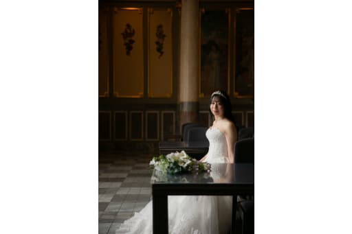 新婦様の見つめる先に純白のブーケ♡