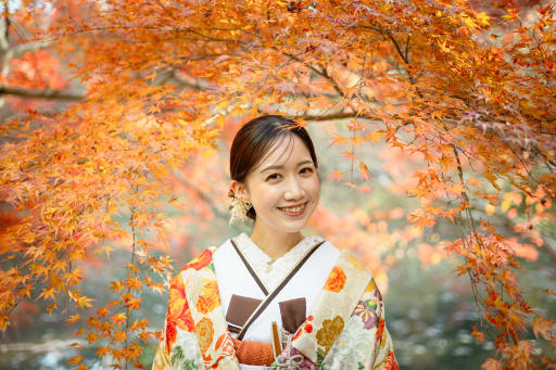 ご新婦様ソロカットも紅葉を入れてより華やかに