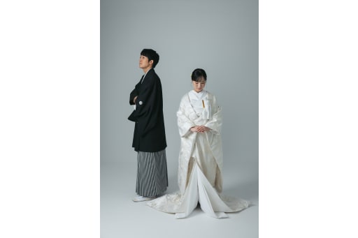 カメラマンからポーズの指示が飛びます  