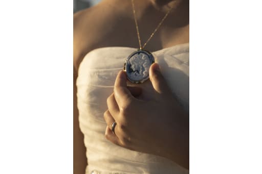 指輪とご家族様にいただいたペンダントと