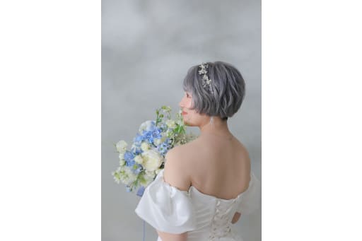 洋装はルーズヘアに！