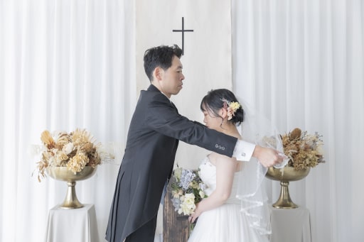 儀式の一瞬を切り取ったベールUP