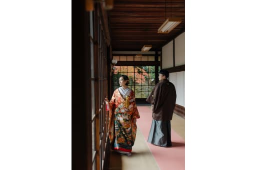 威厳ある雰囲気が、お二人の和装姿を一層際立たせていました。