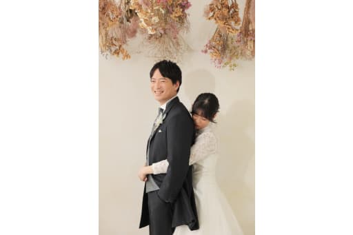 新婦様からのバックハグ