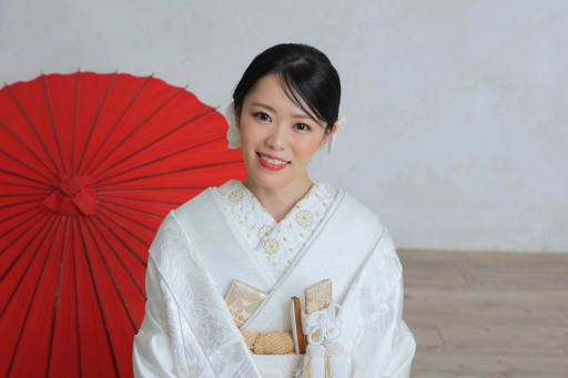 赤い和傘で