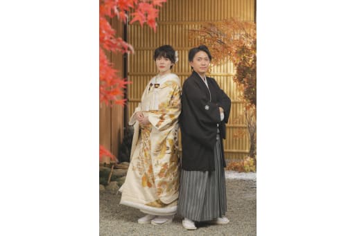 紅葉の中で