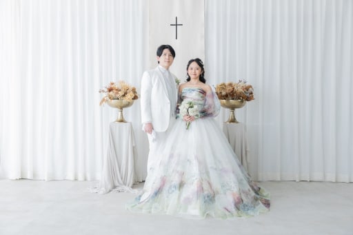 十字架の誓いと美しいドレス