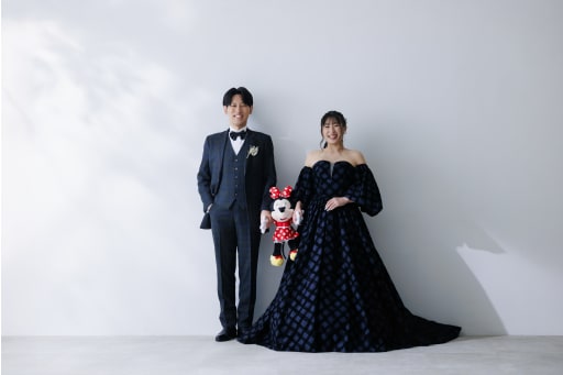 洋装にお着替え後はミニーのぬいぐるみを持って撮影♪