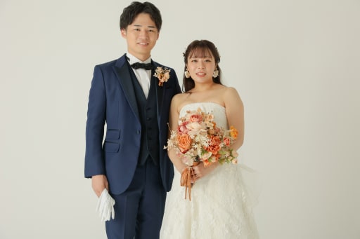 ドレスとタキシードに着替えて