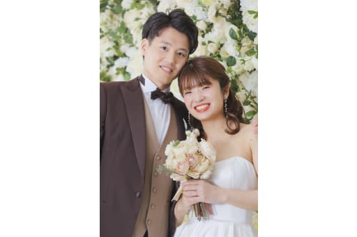 ドレスチェンジして花壁で