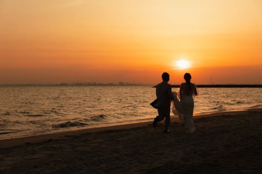 夕陽に向かって！