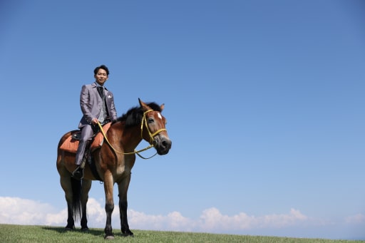 新郎様の茶色のお馬さん！