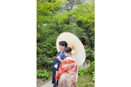 和傘を差した風情ある姿を
