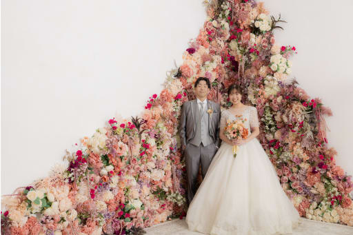 お花たっぷりの花壁で