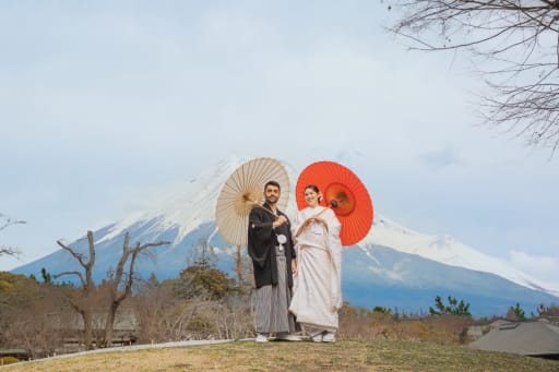 富士山を背景に