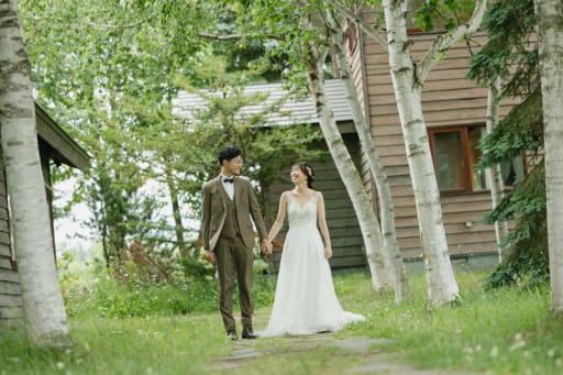 まずは店舗前のガーデンから