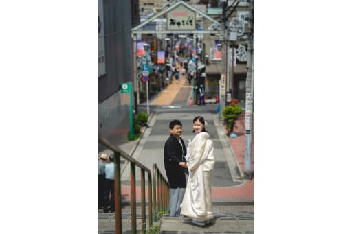 谷中銀座商店街入口へ