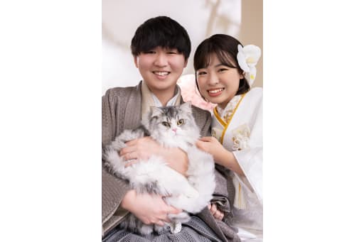 新郎さんの抱っこも落ち着きます