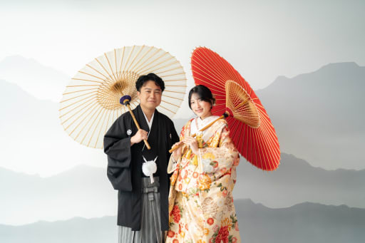 屋内に咲く華やかさ