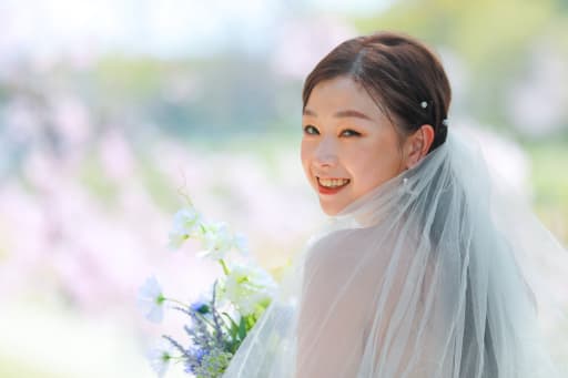 振り返る新婦様の美しい姿でした。