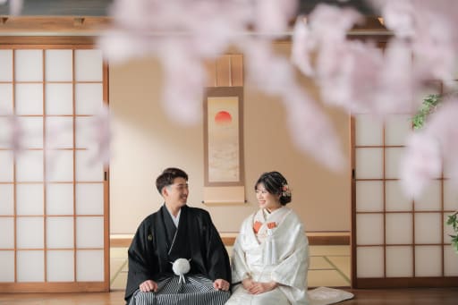 桜に囲まれて