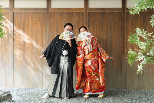 お持ち込みの扇子を使って