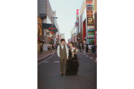 街中で立ち姿