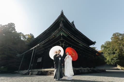 まず最初はこの青い空をお寺を全面に生かした1カット