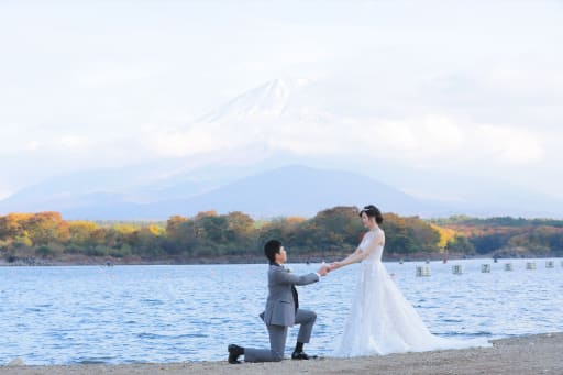 富士山バックにプロポーズフォト