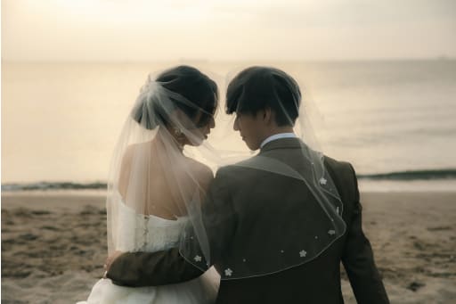 ベールに包まれて