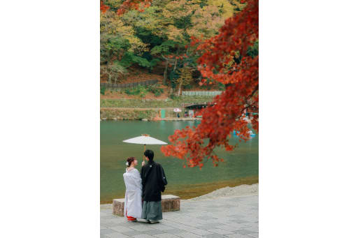 移動して川の近くにも