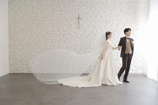 風が吹いているかの様なベールシーン