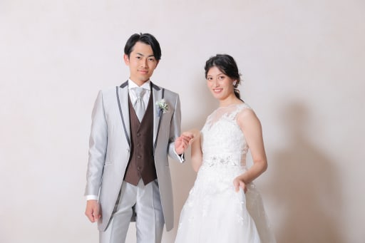 カメラに向かって…