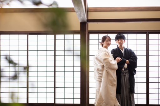 きりりとした表情