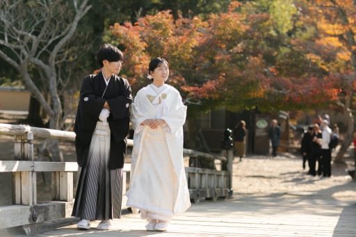 お堂近くをお散歩