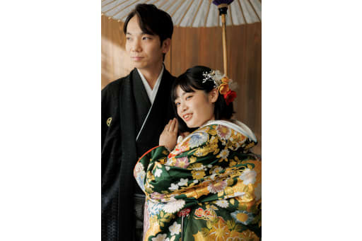 凛々しい横顔と