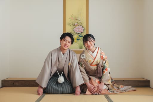 定番の正座ポーズ