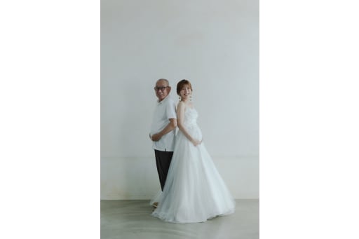  新婦様のお父様とマタニティポーズ♡