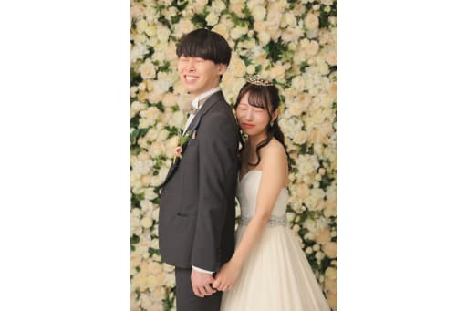 目をつむって！